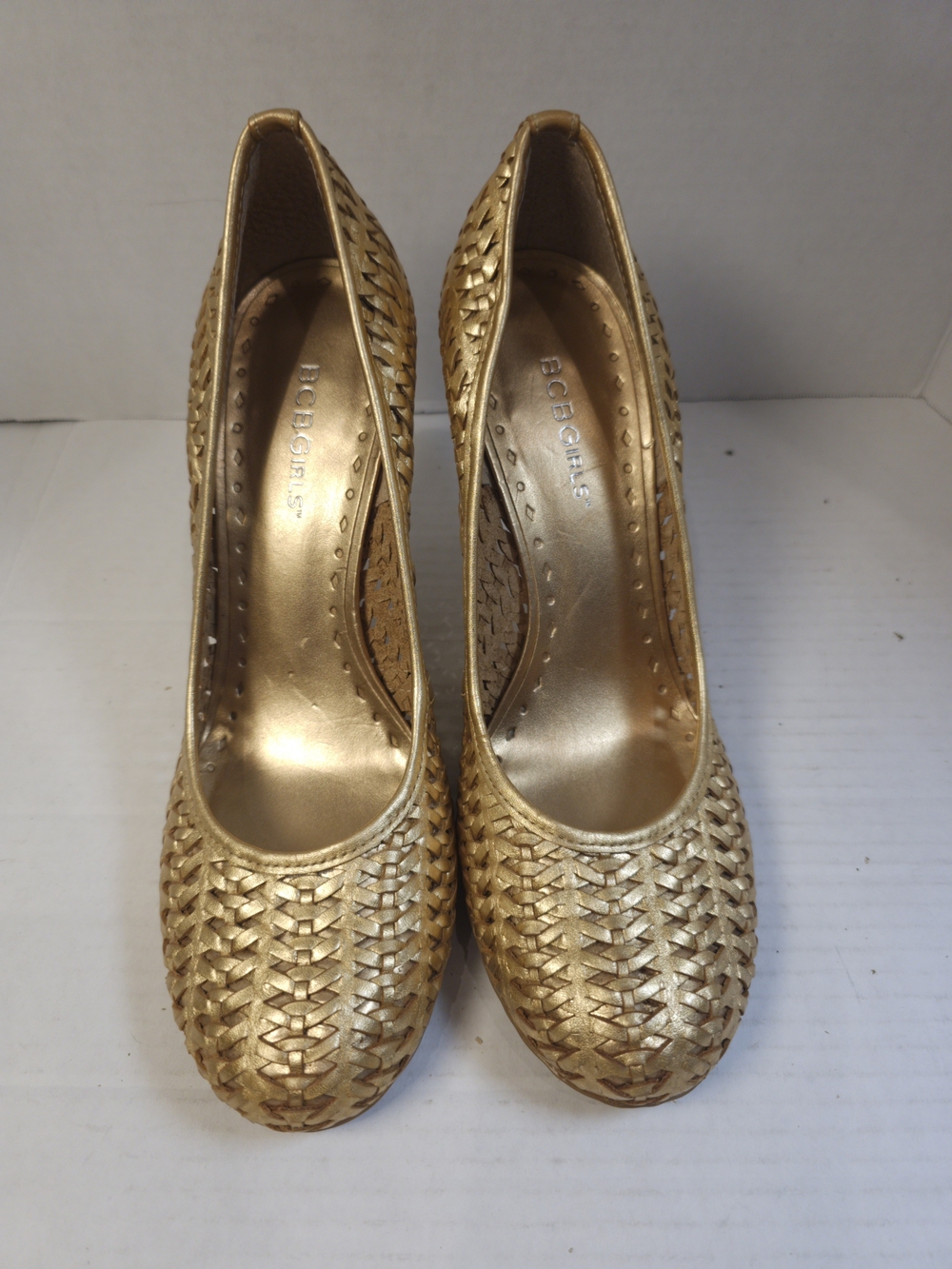 BCBG Girls Gold Woven Round Toe Heels Pumps